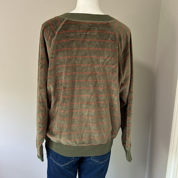 The Great The Velour Vneck Sweatshirt Army Pin Stripe Top Sz 2 Medium NEW - Picture 5 of 14